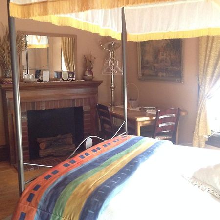 Maison Mckenzie House Campbellton Room photo