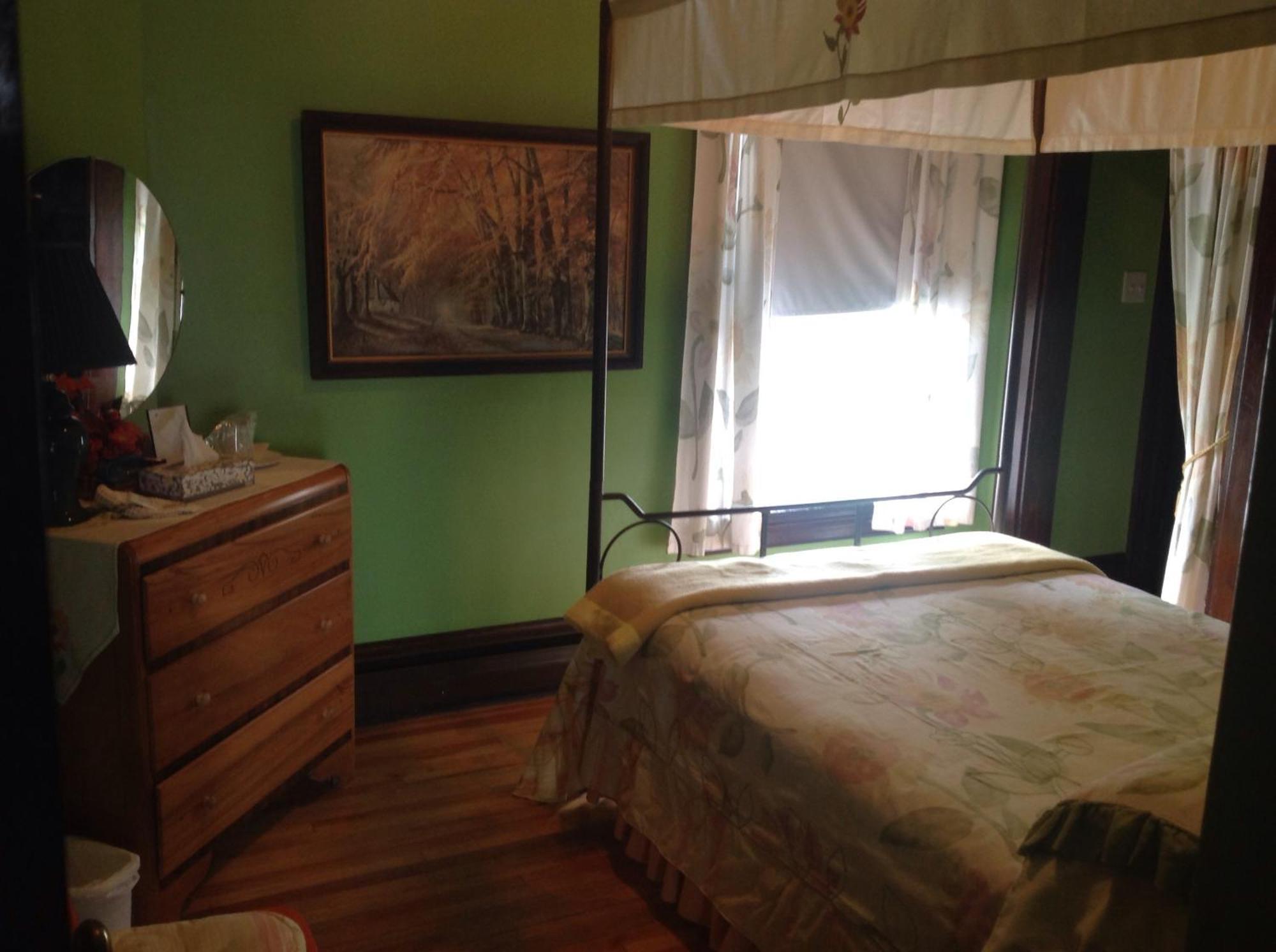 Maison Mckenzie House Campbellton Room photo